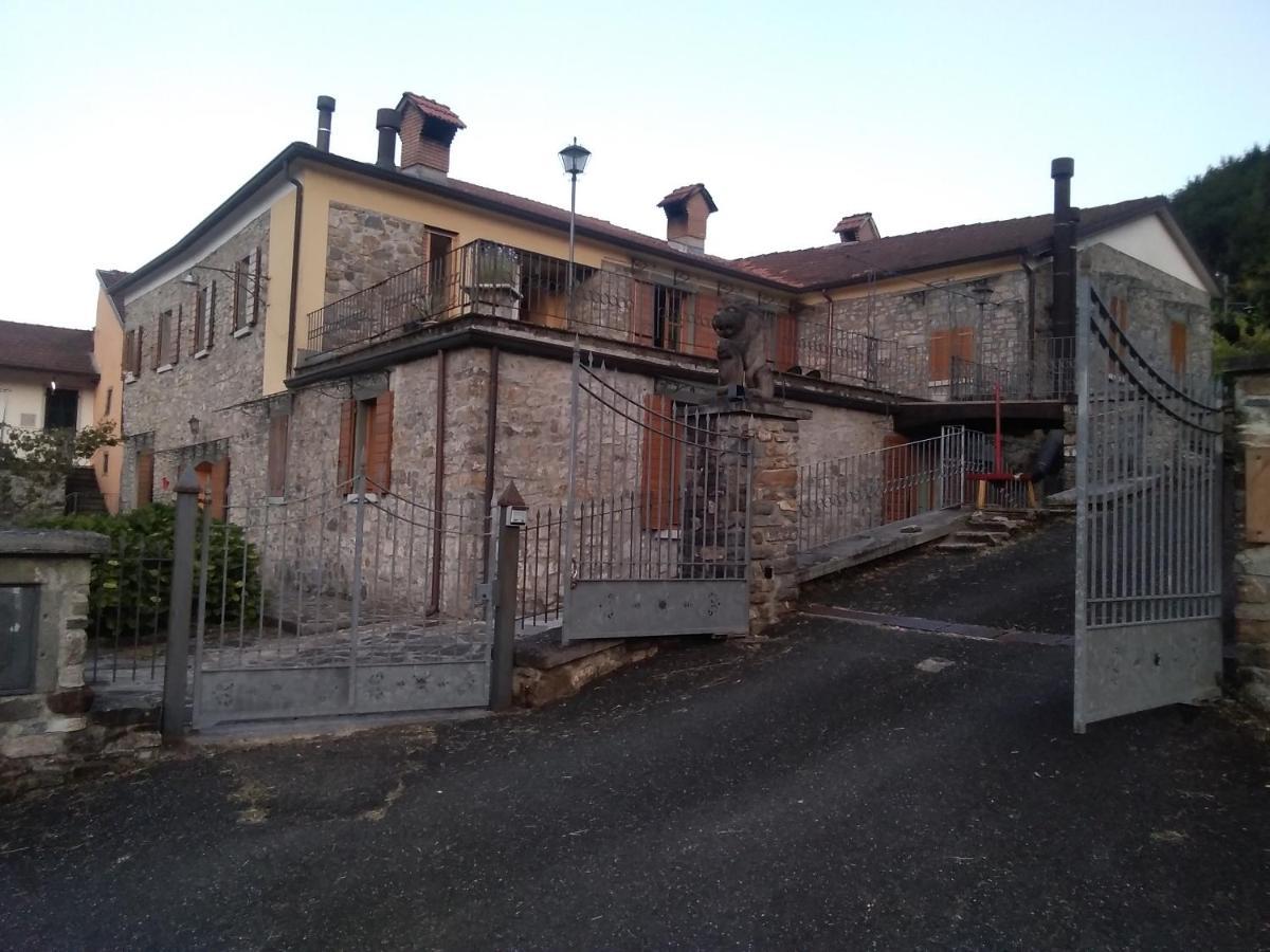 Apartament Locazione Turistica La Ca Gialla Pontremoli Zewnętrze zdjęcie