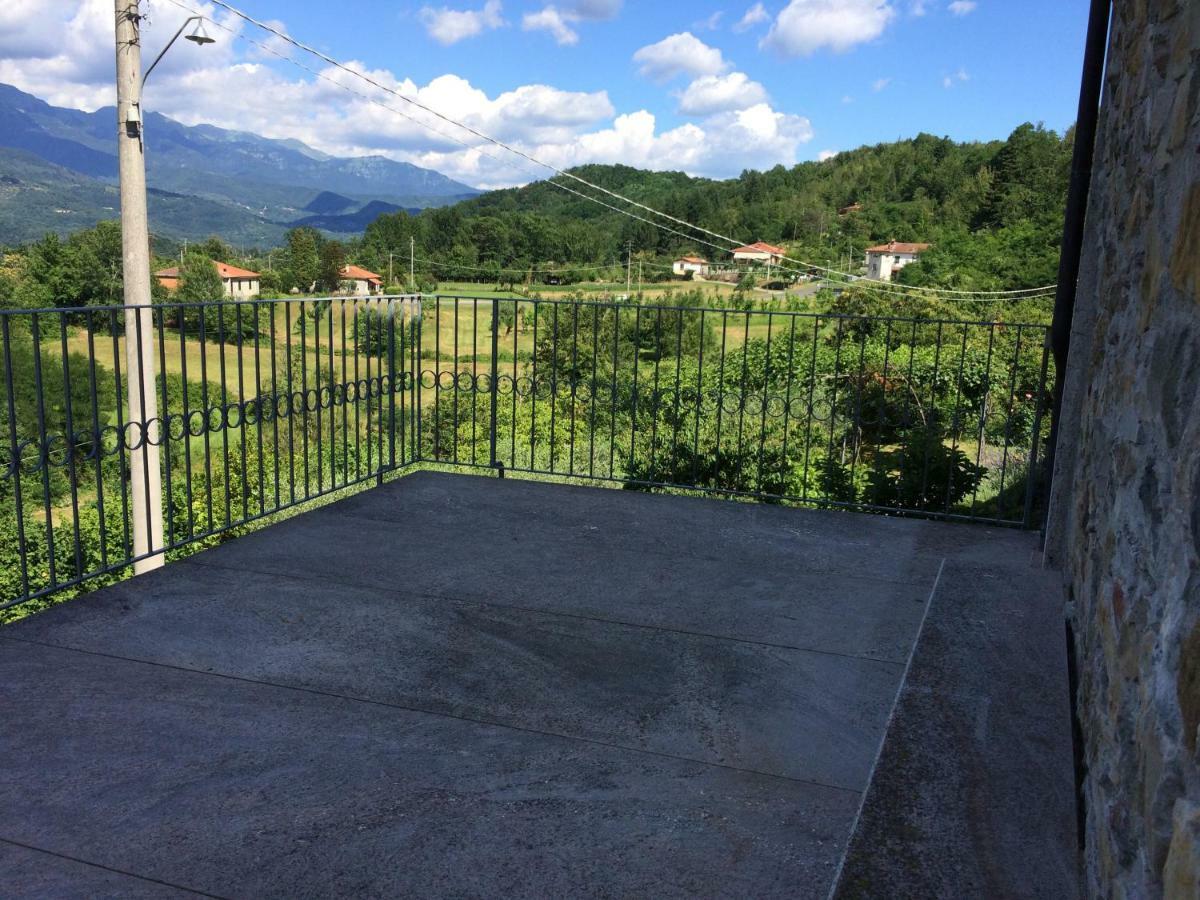 Apartament Locazione Turistica La Ca Gialla Pontremoli Zewnętrze zdjęcie
